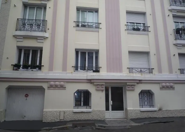Résidence Gabriel Péri Hotel *